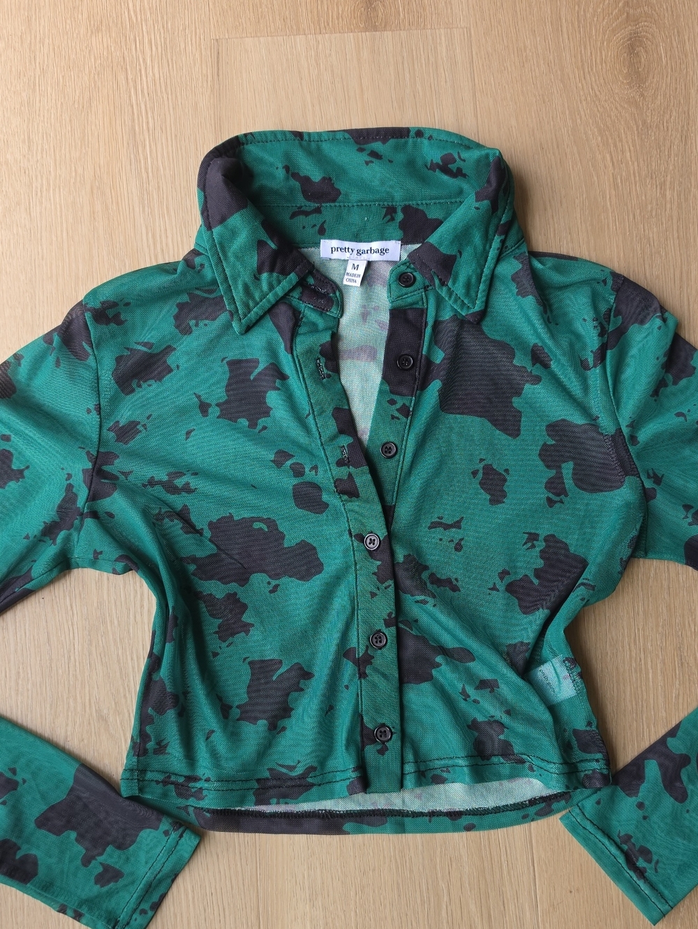 Pretty Garbage Green Camo Button-Front Crop Blouse